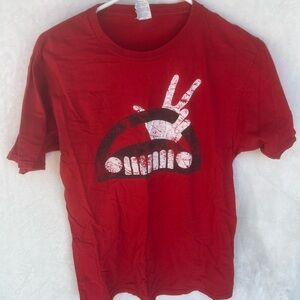 Port & Company Red Jeep Wave Graphic Tee - Men’s Small